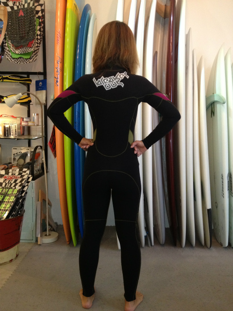 今日のYES ! SURFER!! 「BREAKER OUT ウェットスーツ」|沖縄サーフィン