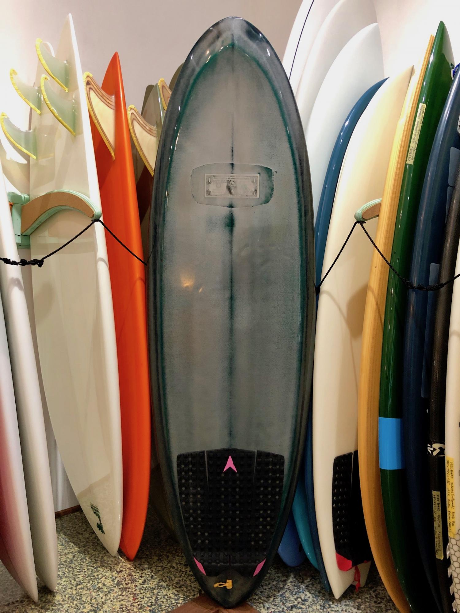 USED BOARDS (McCallum Surfboards Pinnacle Egg 5.7) 