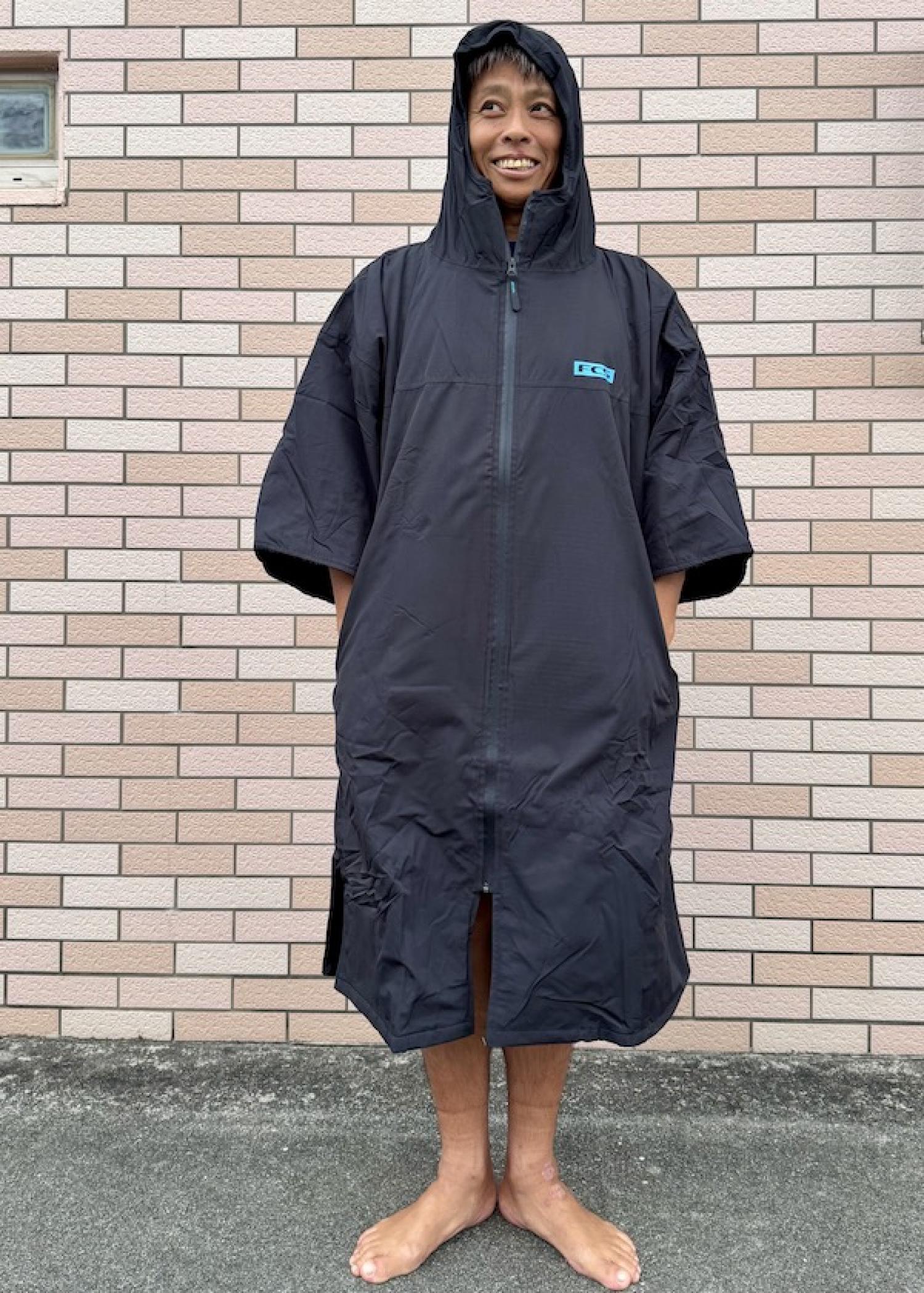 DESTINATION PONCHO BLACK/GREY