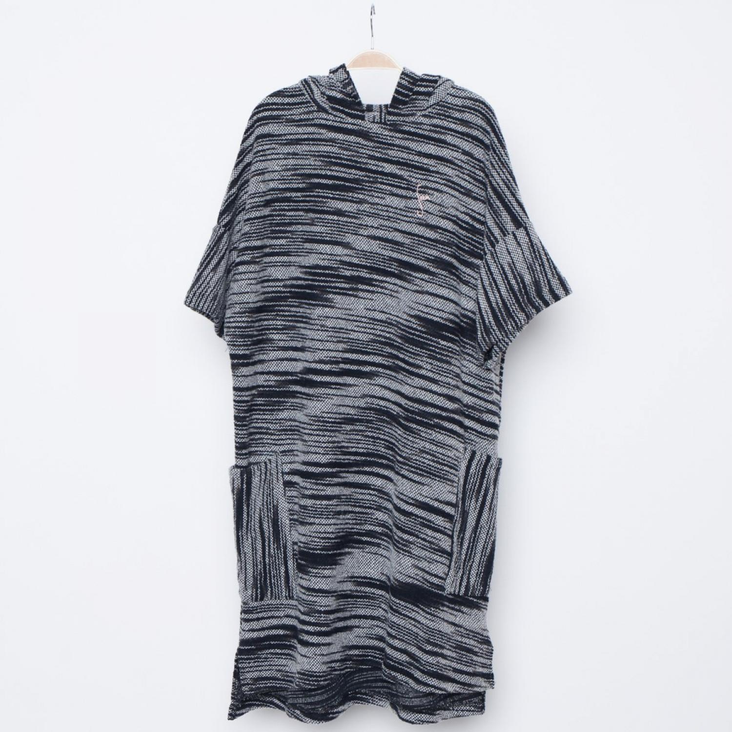 Seea Muir Poncho Obsidian