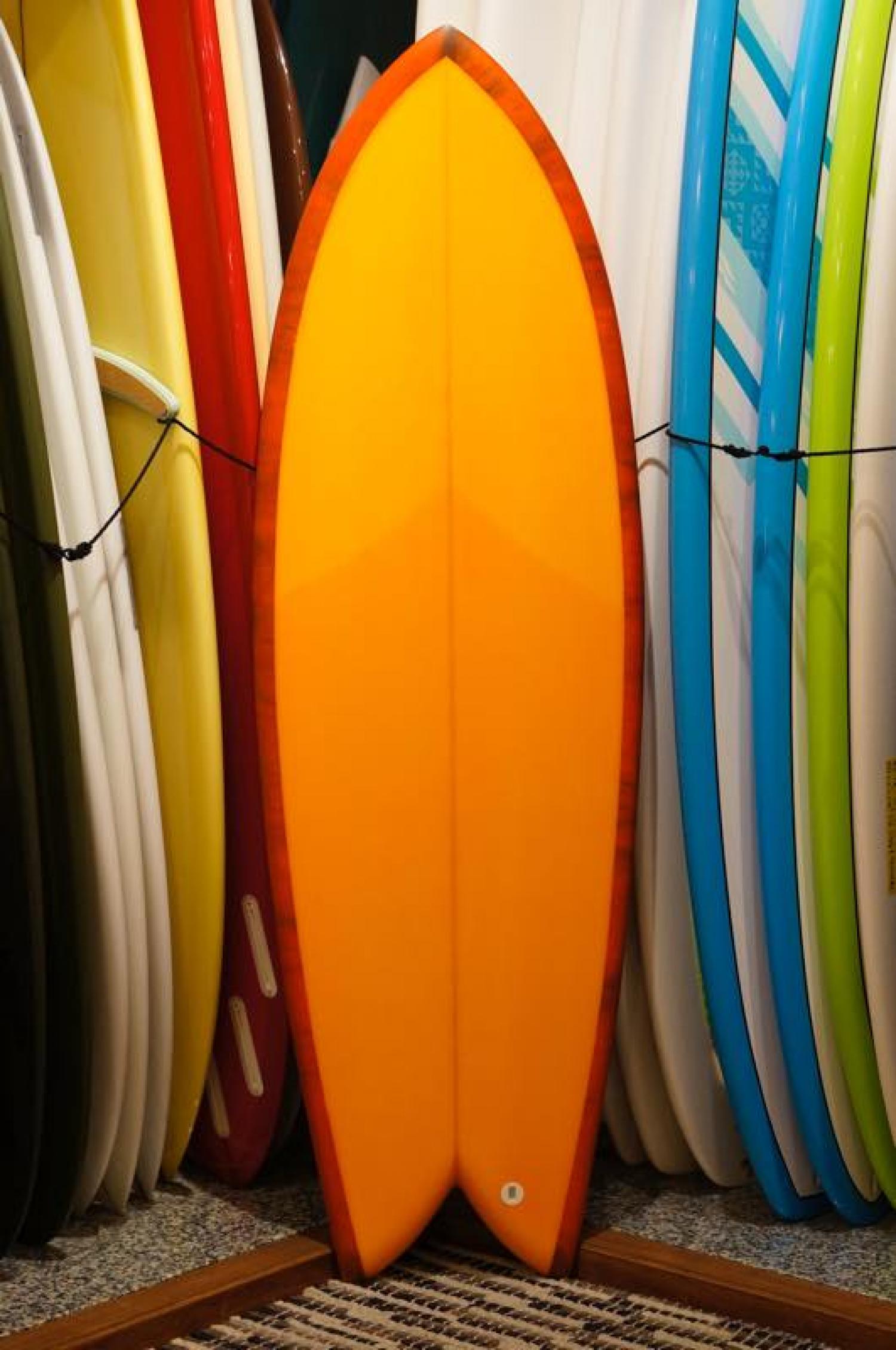 RMD SURFBOARDS 5.7 Hybrid Twin Butterscotch abstract