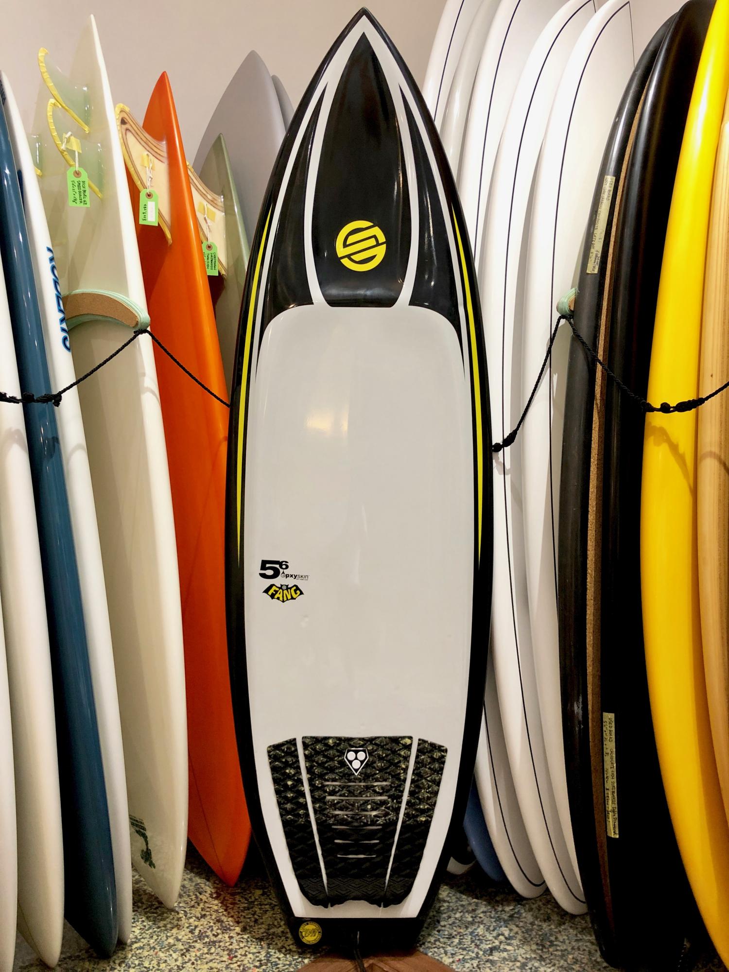USED BOARDS (SANTACRUZ SURFBOARD FANG DECKS 5.6)