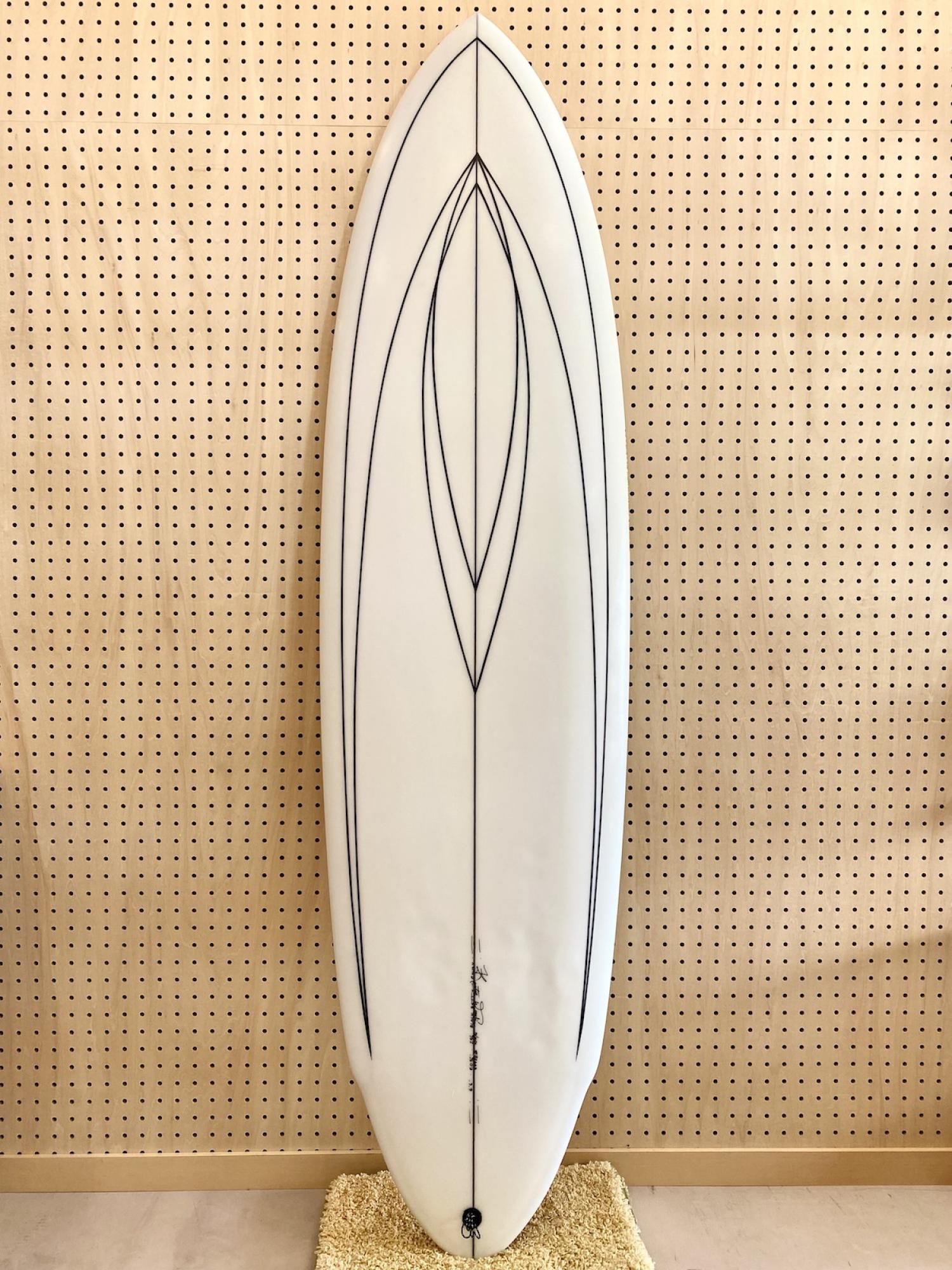 The Black Betty model 6.6 WOODIN SURFBOARDS