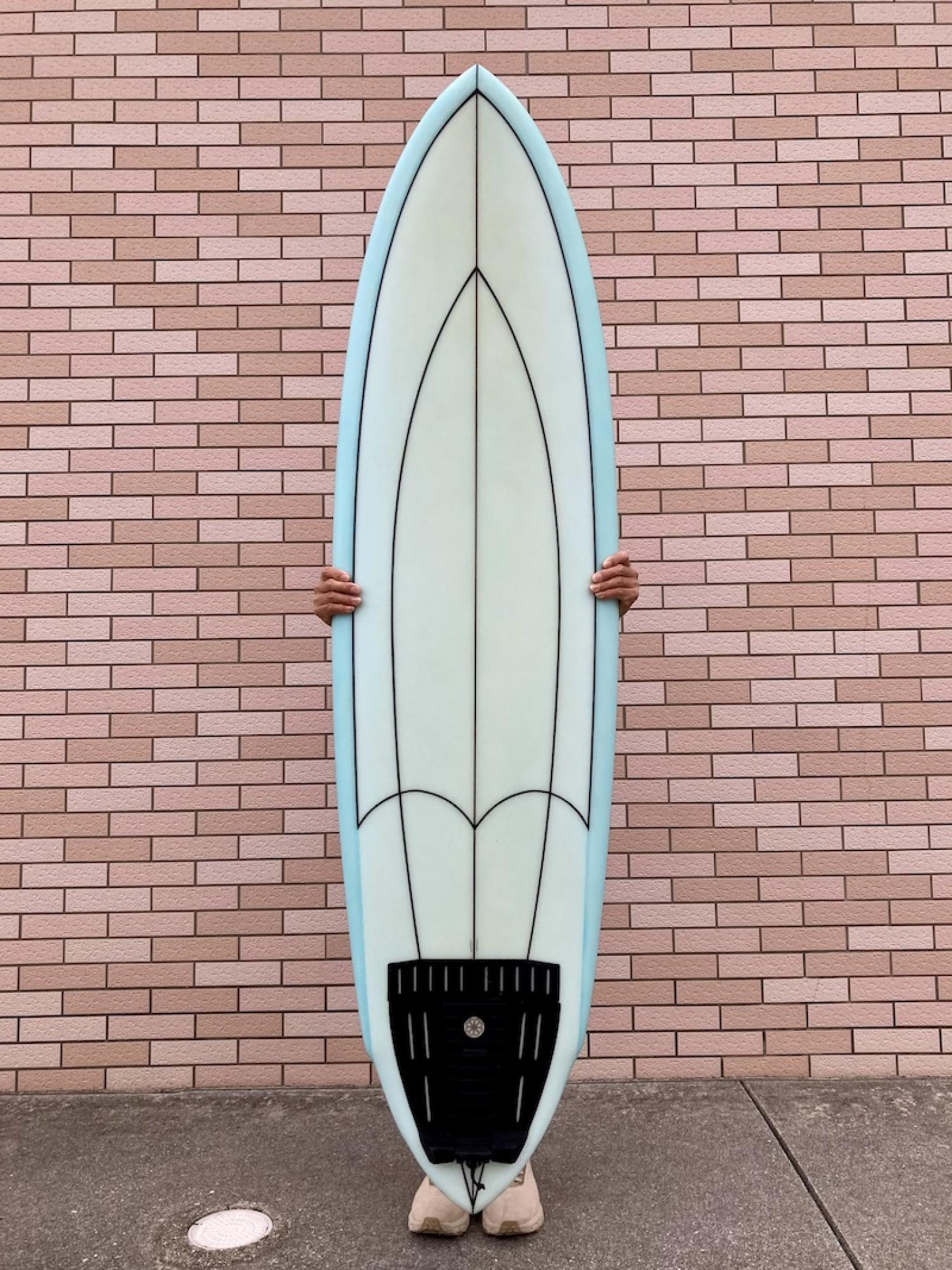 The Black Betty model 6.8 WOODIN SURFBOARDS