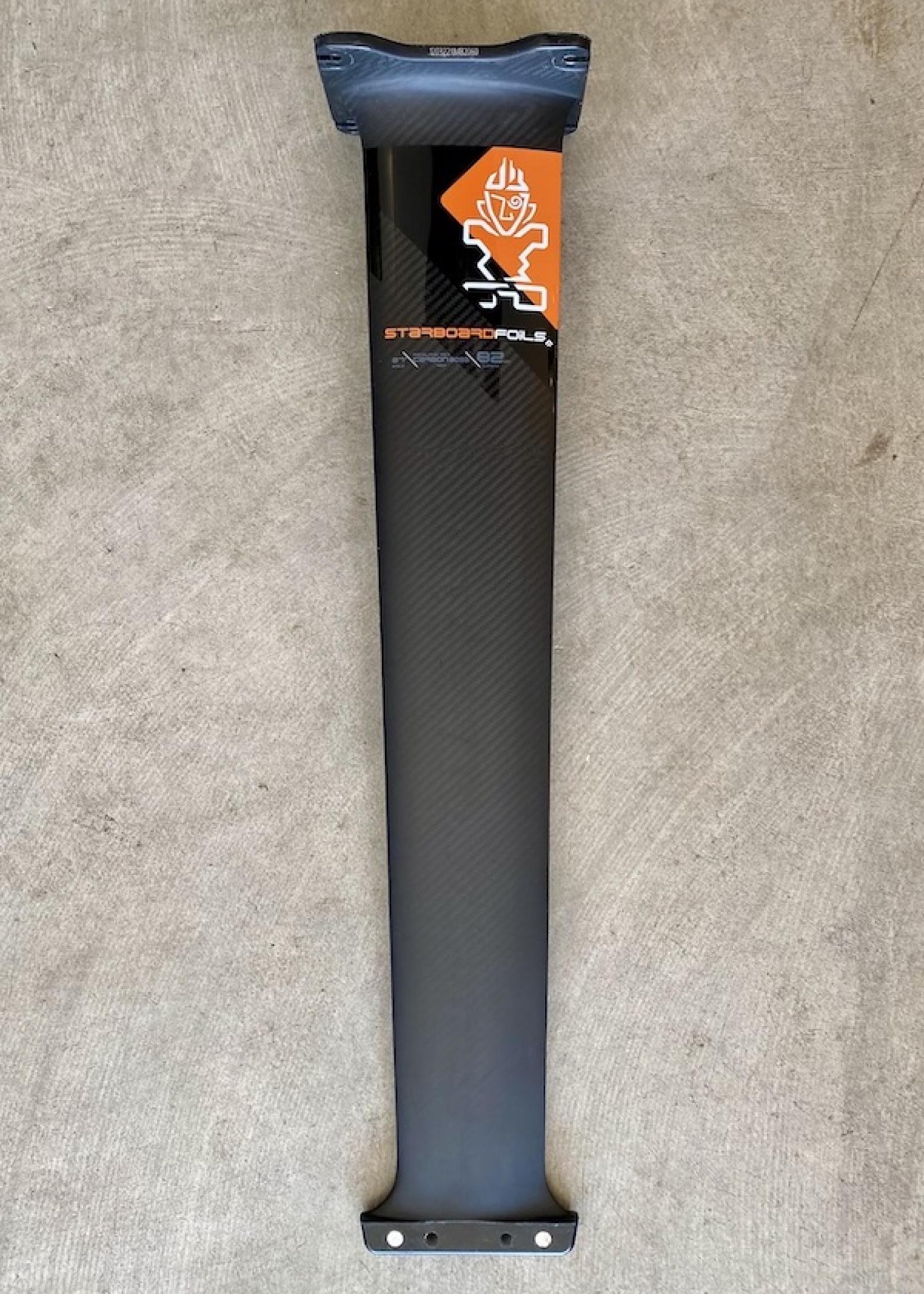 USED (Starboard MAST MONOLITHIC CARBON MK2 82 cm）