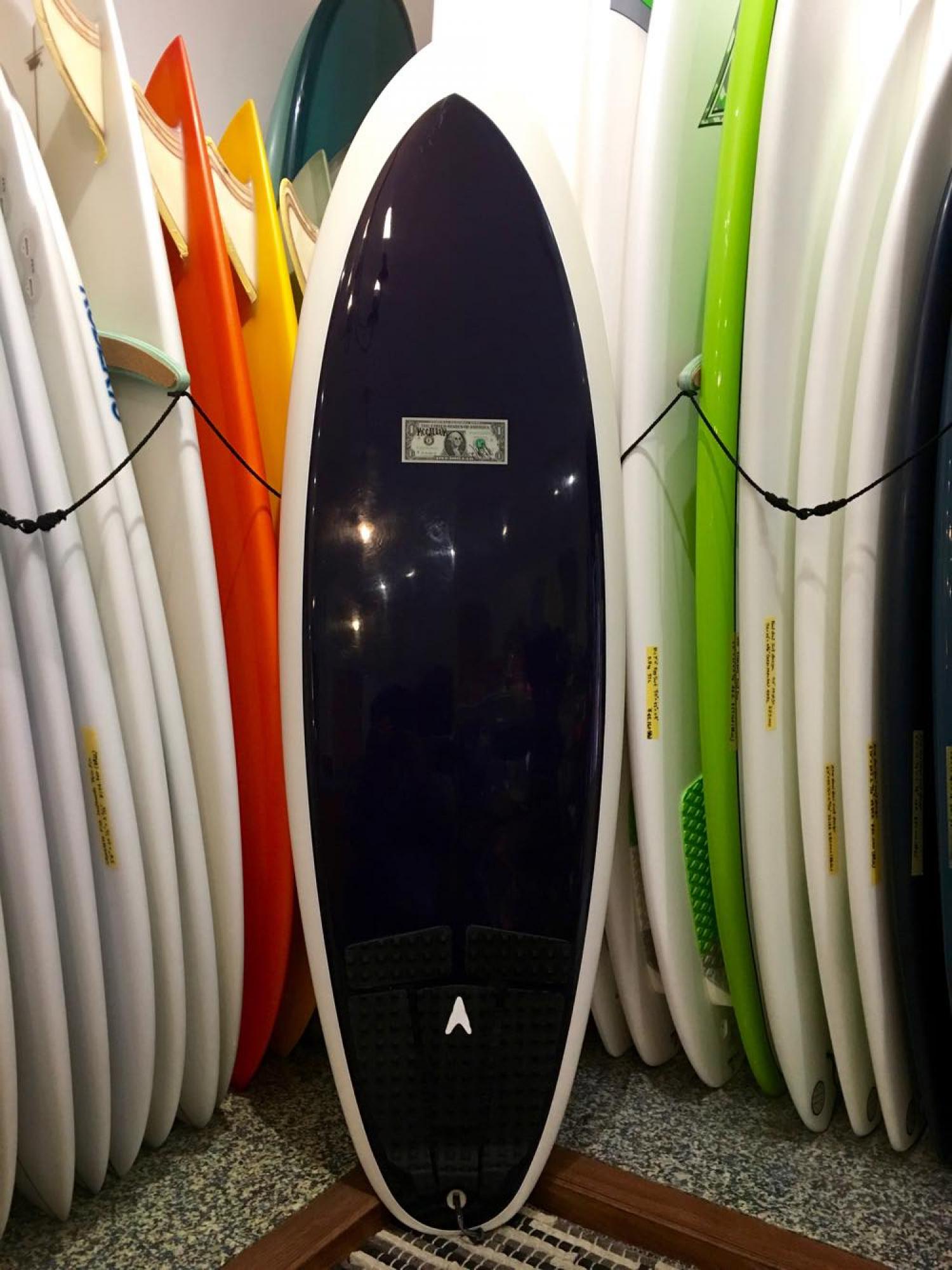 USED BOARDS （McCallum Surfboards Thumb Quad 5.8）