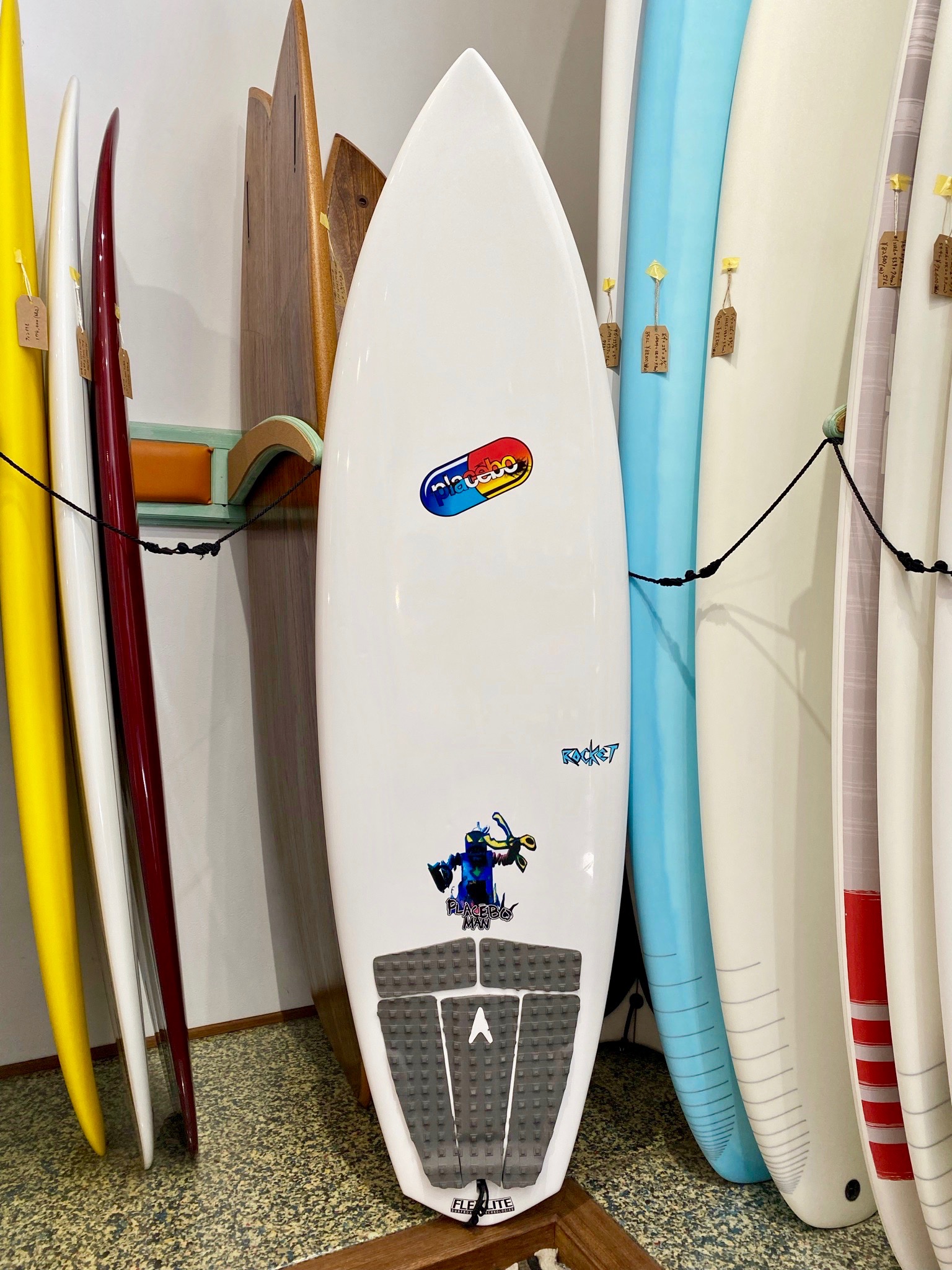 USED BOARDS (PLACEBO ROCKET 5.7)|沖縄サーフィンショップ「YES SURF」