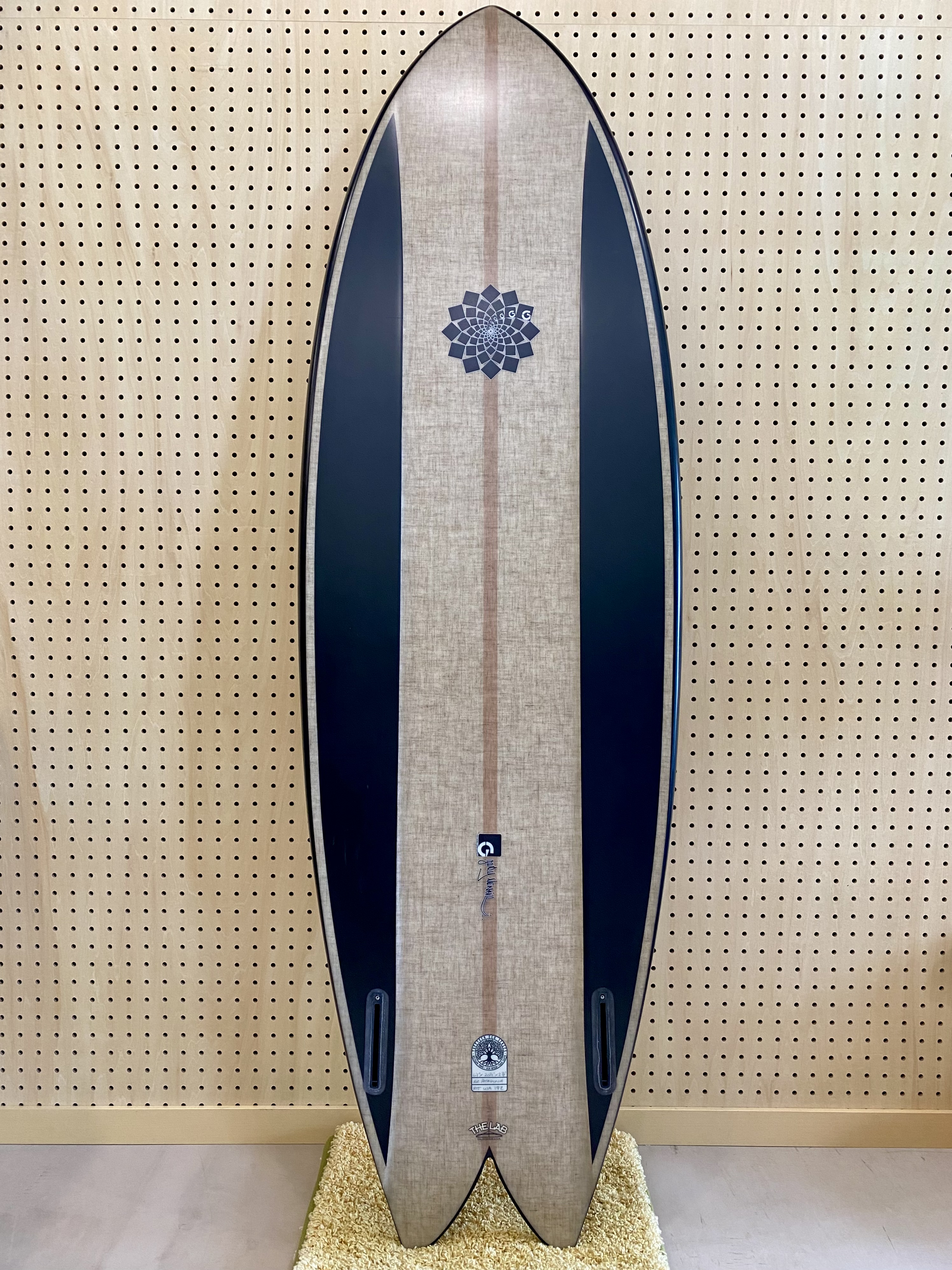 USED (Gary Mcneill Concepts Surfboards RASTA TORUS TWIN 6.1