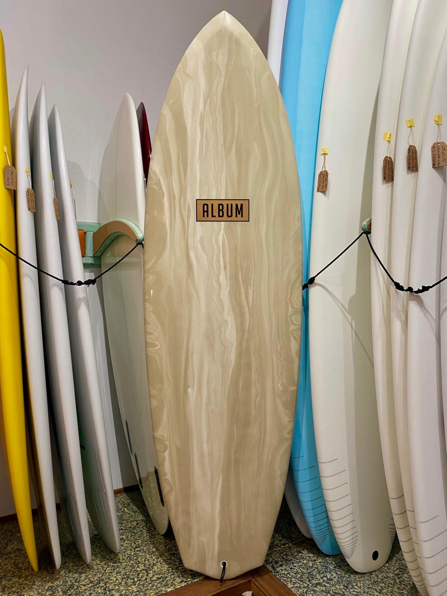 USED BOARDS (Album Surfboard Plasmic 6.1 )