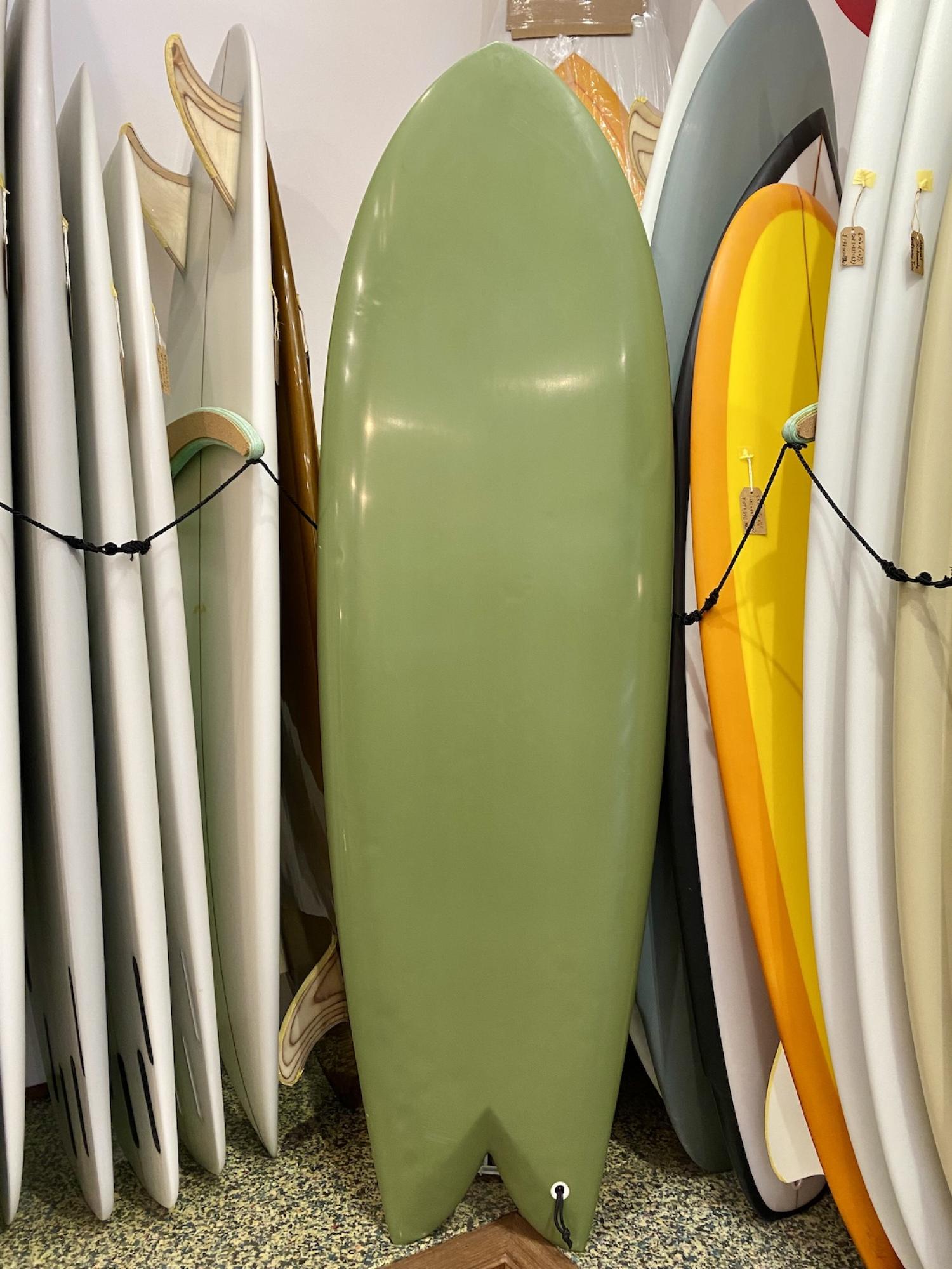 USED (CALIFORNIA FISH TWIN 5.8 Furrow Surf Craft)