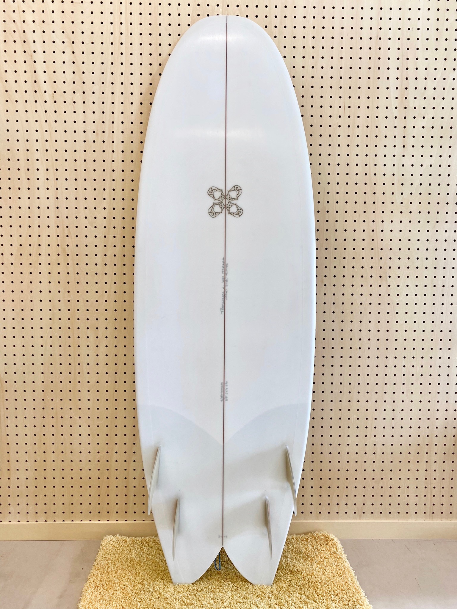 皆様！ご来店にて沢山の新品『LOSTサーフボード』Polyester Made